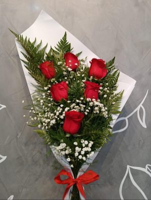 RAMO DE 6 ROSAS